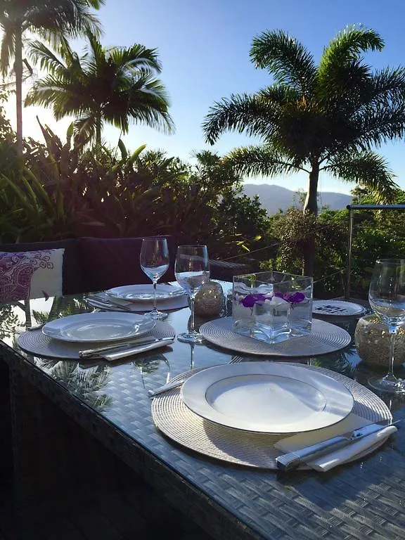 Hilltop Rainforest Retreat Holiday home Cairns