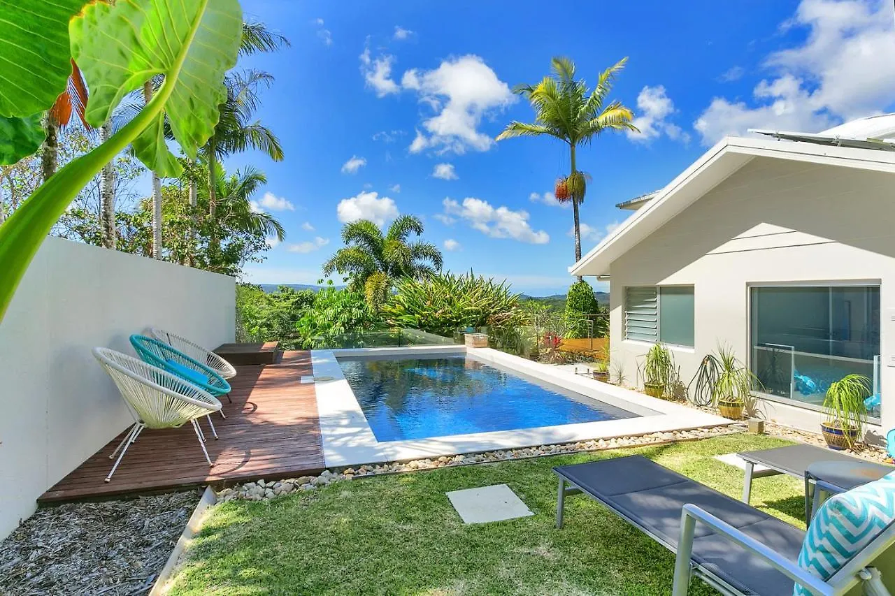 Hilltop Rainforest Retreat Holiday home Cairns