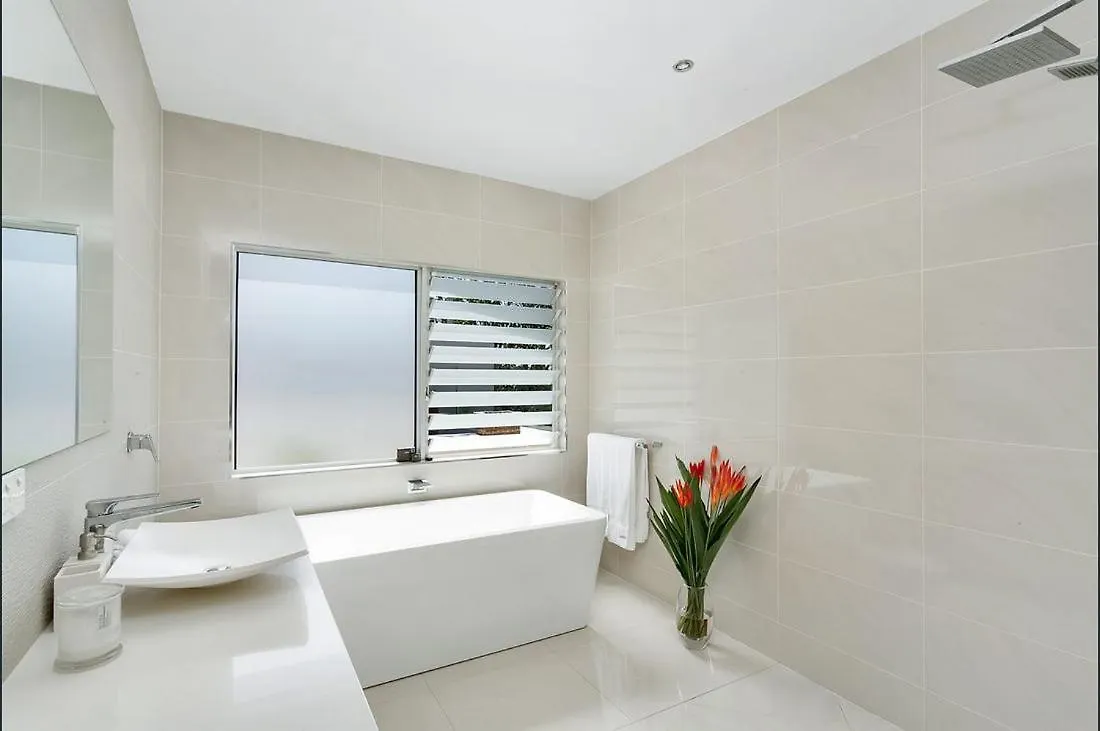 Hilltop Rainforest Retreat Holiday home Cairns Australia